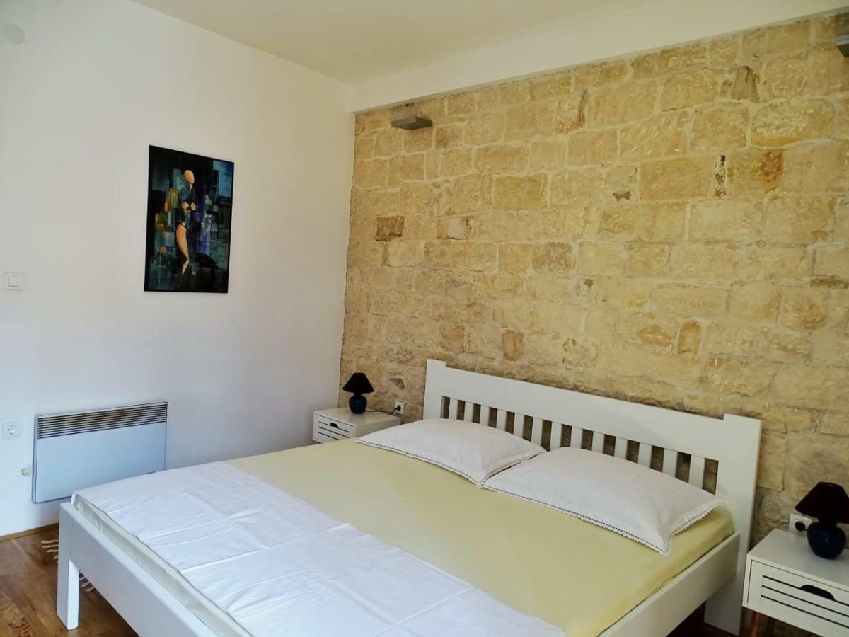 Apartment Naita Sinj Exteriér fotografie