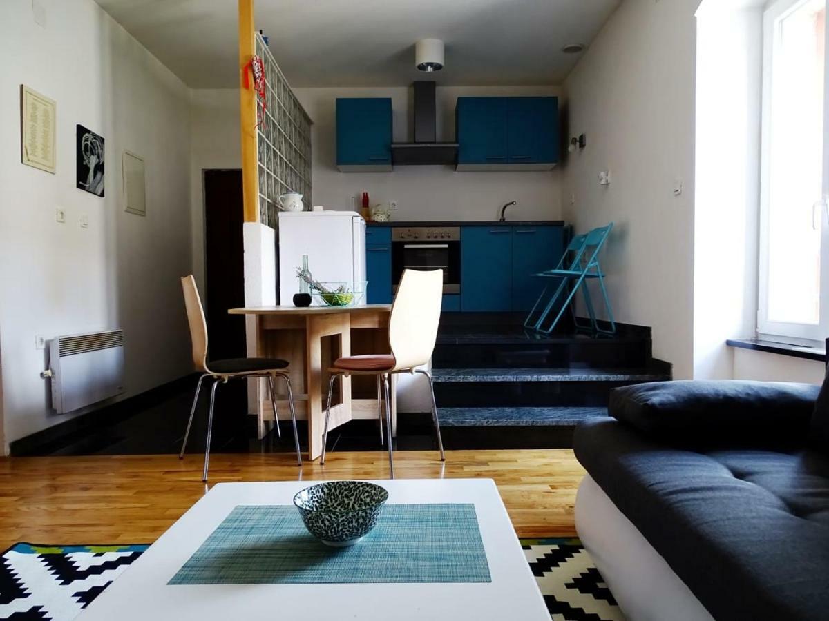 Apartment Naita Sinj Exteriér fotografie