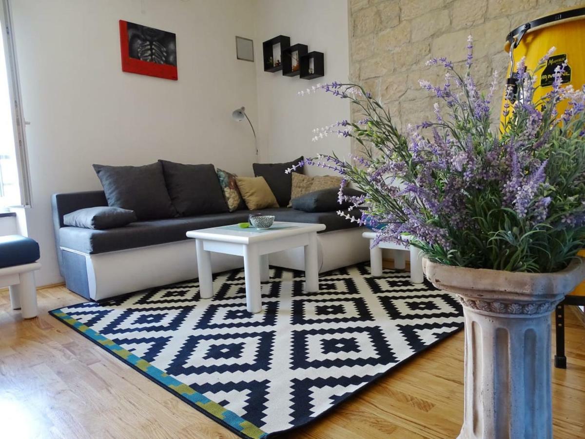 Apartment Naita Sinj Exteriér fotografie