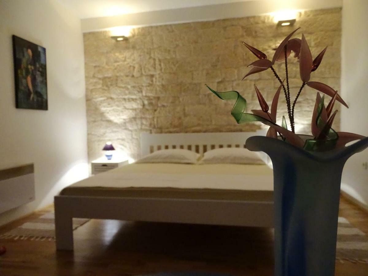 Apartment Naita Sinj Exteriér fotografie